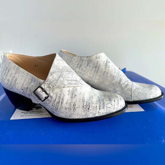 5YMEDIO Embossed Leather Block Heels (new) - Picture 2 of 6